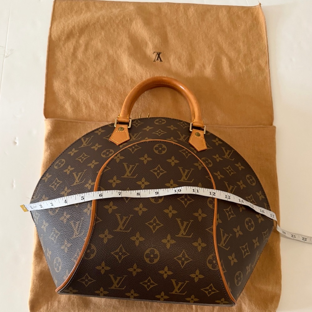 Louis Vuitton Monogram Ellipse - Picture 14 of 16